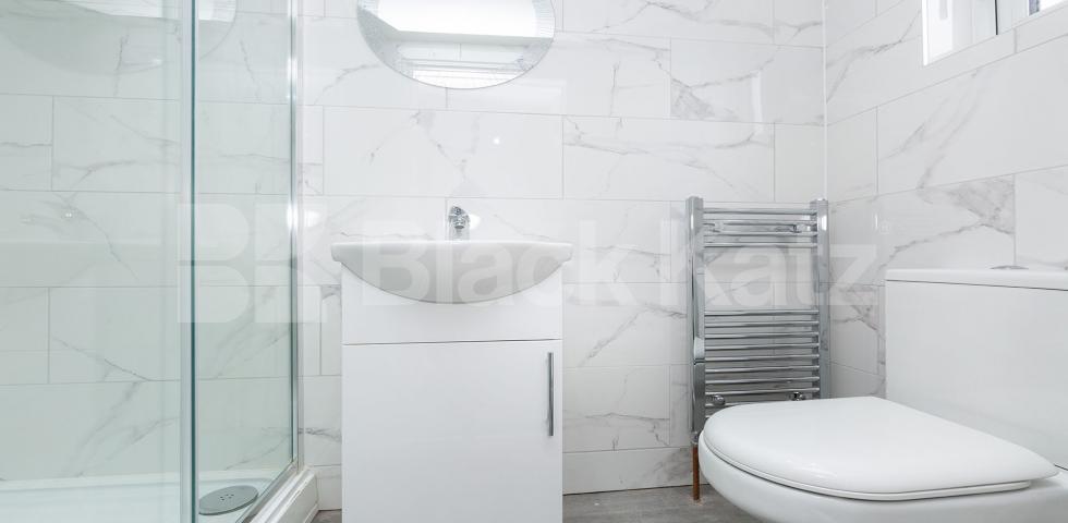 			3 Bedroom, 2 bath, 1 reception Apartment			 Portland Gardens, Harringey N4